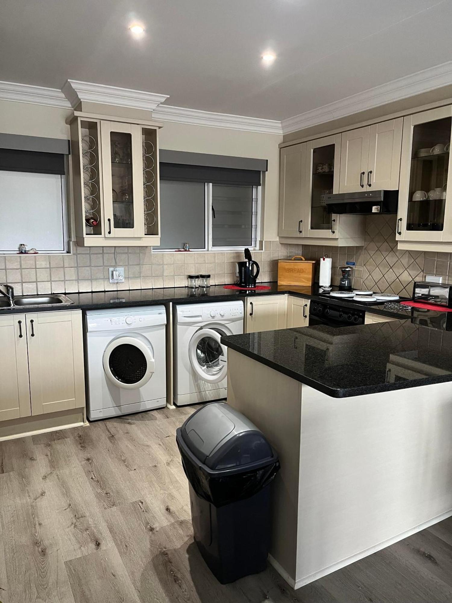 ג'פריס ביי Modern Apartment Walking Distance To Main Beach Restaurants And Other Amenities מראה חיצוני תמונה